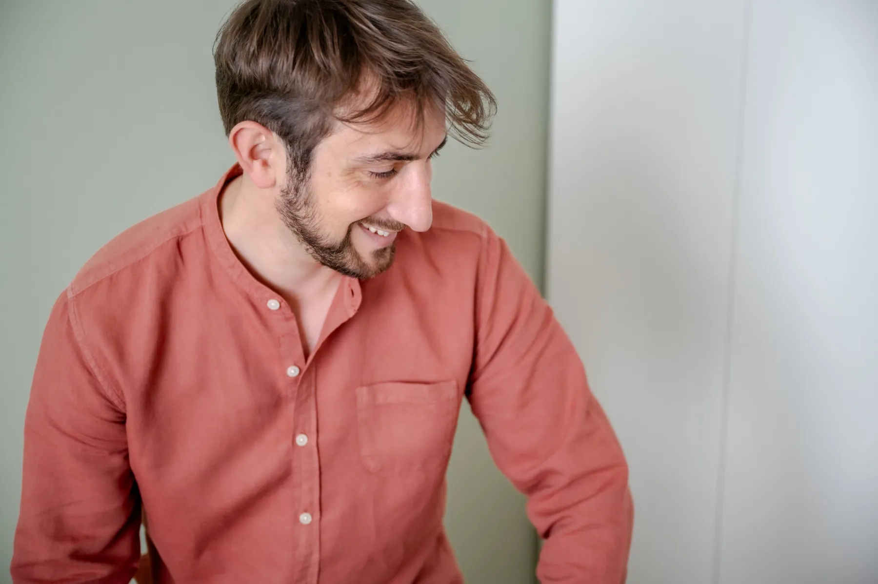 Bruno Guitton, souriant et accessible, pendant une séance.